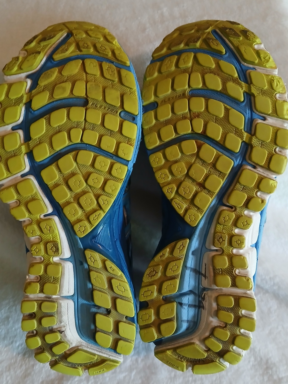 Brooks Blue and Neon Green Women's Running Shoes Sz 8.5 - Picture 8 of 9